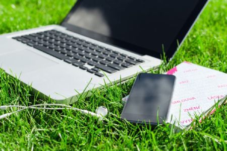 Camping et télétravail dans les Landes : nos conseils pour s'organiser